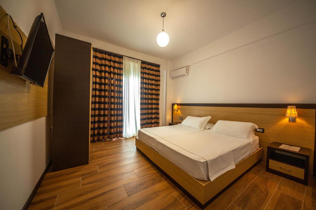 Inada Hotel Ksamil Guest house 3*