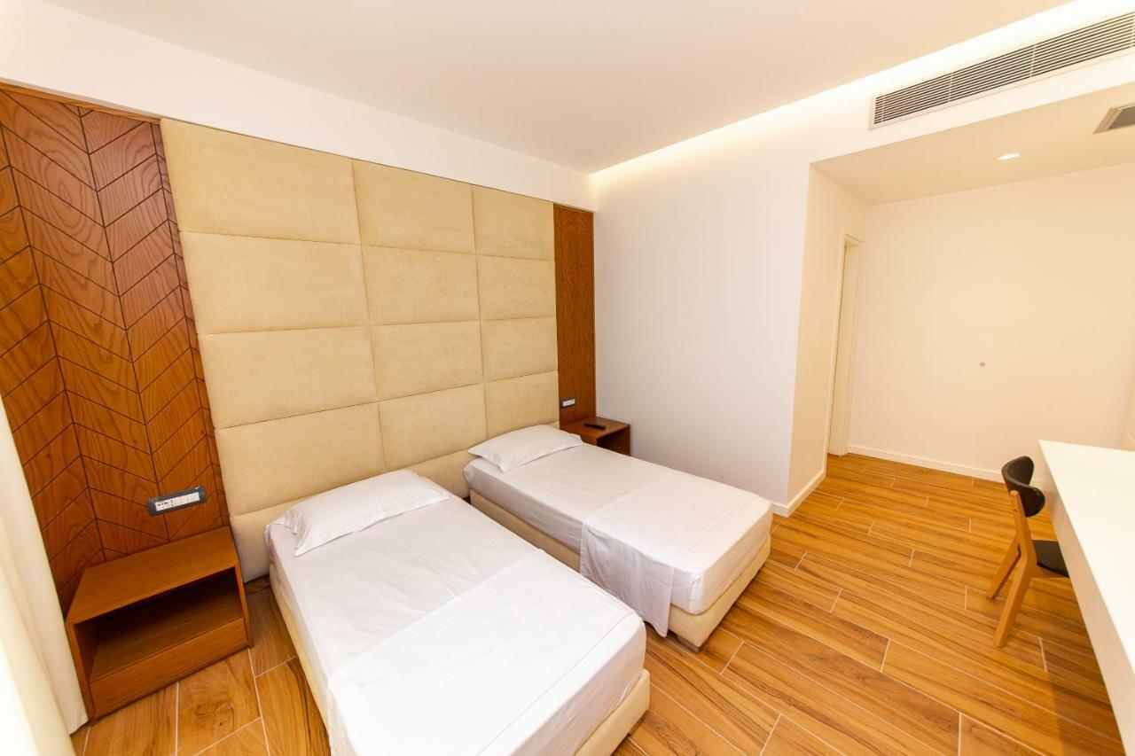 Inada Hotel Ksamil 3*