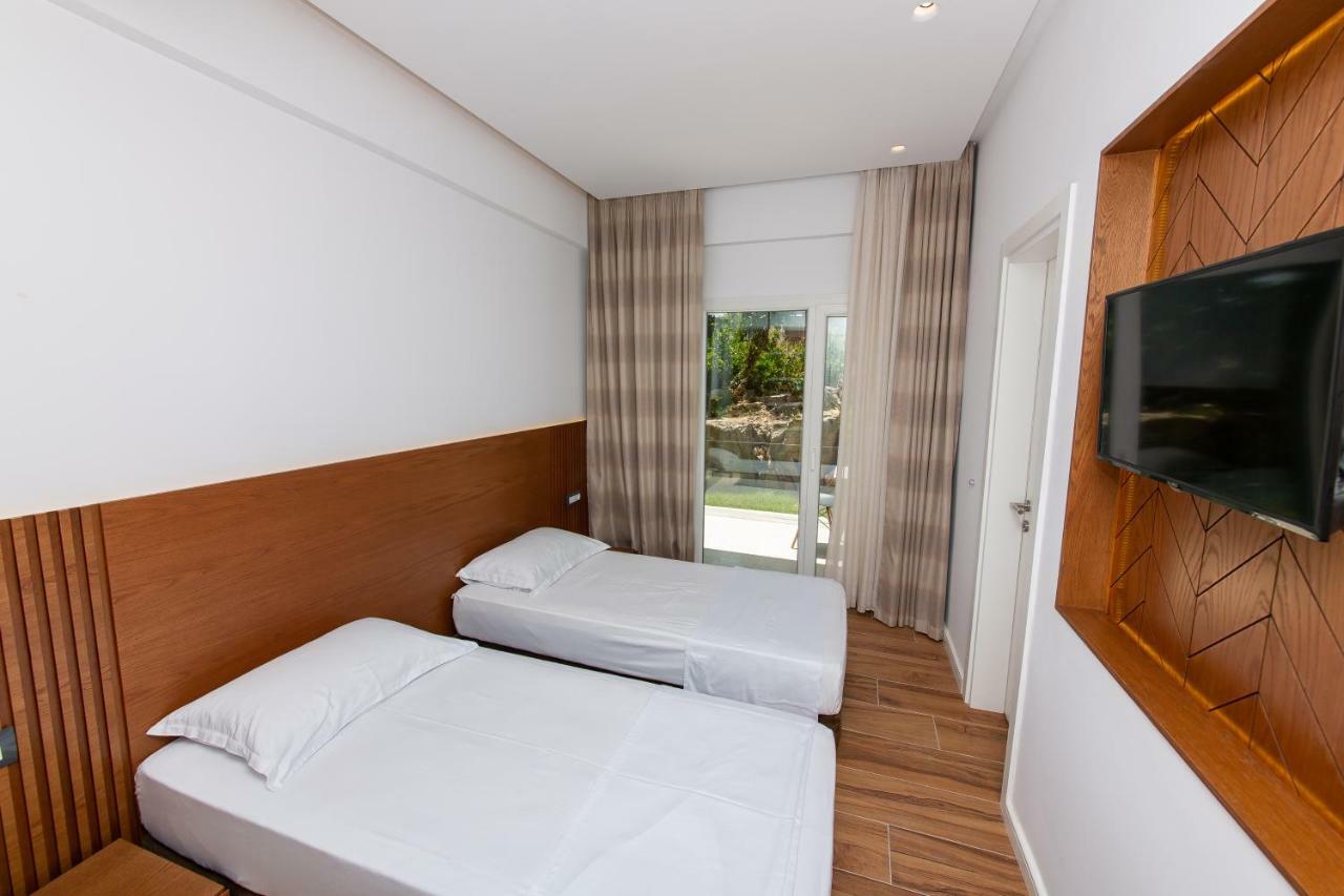 Inada Hotel Ksamil 3*